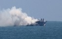 Trúng rocket phiến quân IS, tàu chiến Ai Cập hóa cầu lửa