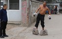 Ông lão cơ bụng 6 múi đi giày đá 70kg suốt 30 năm