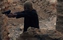 Kinh hãi cảnh chiến binh nhí IS bắn chết con tin