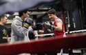 Chùm ảnh Thủ tướng Canada điển trai phô diễn tài chơi boxing