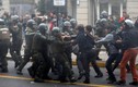 Chùm ảnh sinh viên biểu tình đụng độ cảnh sát ở Chile