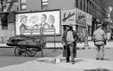 Cuộc sống ở khu ổ chuột Harlem trong năm 1943 