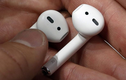 Thanh niên nuốt nhầm tai nghe AirPods khi... đang ngủ