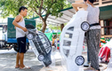 Video: Chi tiền triệu mua “xe sang”, “túi hàng hiệu” cúng rằm tháng 7