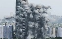 Video: Đánh sập tòa “tháp đôi” xây dựng trái phép chỉ trong tích tắc