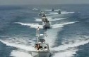 Cận cảnh UAV và xuồng cao tốc Iran vây quanh tàu chiến Mỹ