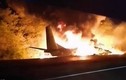 Máy bay lao xuống đất ở Hungary, bốc cháy ngùn ngụt