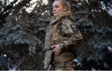 Nữ quân nhân Ukraine được trang bị áo giáp riêng khi tham chiến
