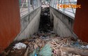 Hầm đi bộ tiền tỉ ở Hà Nội thành... bãi rác, thối um