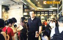 Xếp hàng mua cà phê ở quán Starbucks đầu tiên Hà Nội