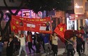Người dân đổ đường ăn mừng chiến chiến thắng U22 Việt Nam
