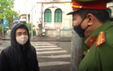 Video: Người dân nói lý do ra đường khi bị cảnh sát kiểm tra
