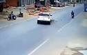 Video: Phóng xe như “tên lửa” tông vào ô tô, chàng trai lộn nhào trên không
