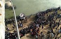 Ấn Độ: Xe khách lao xuống sông hơn 30 người thiệt mạng