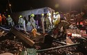 Lật xe buýt 2 tầng ở Hong Kong, hơn 70 người thương vong