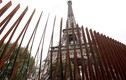 Pháp "mặc giáp chống đạn" cho Tháp Eiffel 