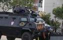 Soi sức mạnh xe bọc thép Việt Nam đột kích hang ổ ma túy