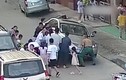 Video: Cứu bé trai bị kẹt dưới gầm xe sau tai nạn ở Trung Quốc