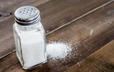 4 dấu hiệu cho thấy bạn ăn quá nhiều muối