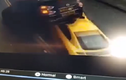 Video: Khoảnh khắc siêu xe 3 tỷ húc bắn xe đang đỗ lên cao