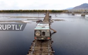 Video: Xe tải mạo hiểm đi qua cây cầu nguy hiểm nhất hành tinh