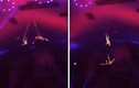Video: Kinh hoàng nghệ sĩ xiếc tuột tay, ngã từ độ cao 6m 