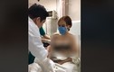 Bác sĩ livestream cảnh bệnh nhân vừa "dao kéo", lộ bộ phận nhạy cảm
