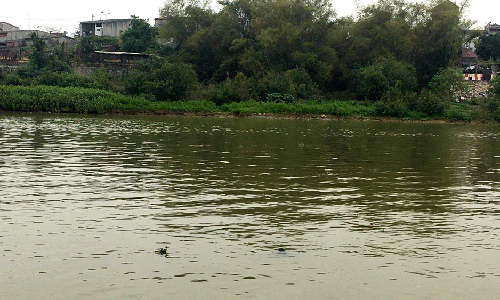 Phát hiện thi thể người đàn ông bị trói trôi trên sông Thương