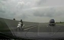 Video: Tá hỏa xe máy đi ngược chiều trên cao tốc Hà Nội-Hải Phòng