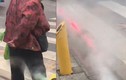 Video: Máy phun sương, tự động xịt ướt quần người đi bộ sai luật