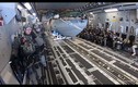 Video: Tàu cao tốc tàng hình Mỹ "nhảy" từ máy bay xuống biển