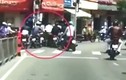 Video: Dàn cảnh “cuỗm” tài sản trên đường giữa ban ngày ở Hà Nội