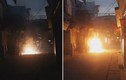 Video: Trụ điện cháy ngùn ngụt, nổ như pháo hoa ở Hà Nội