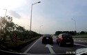 Video: Hoảng hồn ô tô con dừng đột ngột, suýt gây đại họa trên cao tốc