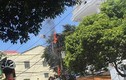 Video: Cột điện ở Phú Thọ cháy ngùn ngụt, nổ như pháo hoa