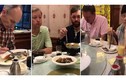 Khách Tây đi ăn đồ Trung Quốc nhưng lại chia mỗi người một món