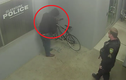 Video: Đạo chích ngớ ngẩn lĩnh trái đắng vì ăn trộm tại đồn cảnh sát