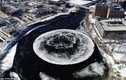 Video: Vòng tròn băng khổng lồ như đĩa bay UFO lộ diện trên sông Mỹ