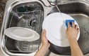 3 sai lầm nhiều người mắc khi rửa bát đũa khiến gia đình mắc bệnh