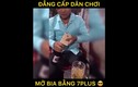 Video: Thanh niên dùng iPhone mở bia nhận cái kết cực thốn