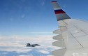 Video: Chiến đấu cơ Thụy Sĩ 'hộ tống' máy bay chở phái đoàn Nga