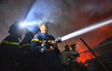 Video: Hơn 5 giờ chiến đấu với giặc lửa tại Công ty bóng đèn Rạng Đông
