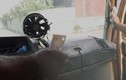 Video: Đăng kiểm viên ngã giá với tài xế xe cũ nát, quá tải trọng