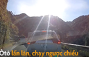 Video: Ôtô chạy ẩu bị ép lùi về đúng làn trên đèo