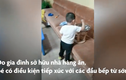 Video : Bé trai 3 tuổi ở Trung Quốc chơi đồ hàng nấu ăn
