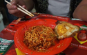 Món mỳ cay gây mất thính giác ở Indonesia