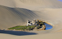 Sự thật kinh ngạc hồ bán nguyệt “lọt thỏm” giữa sa mạc Gobi 