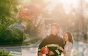 Bộ ảnh "ngập đường" của cặp đôi trong vai lính cứu hỏa và hậu phương
