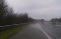 Video: Cảnh sát rượt đuổi tài xế chạy xe với tốc độ tới 233 km/h