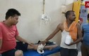 Video: Nam thanh niên mang theo rắn độc tới phòng cấp cứu